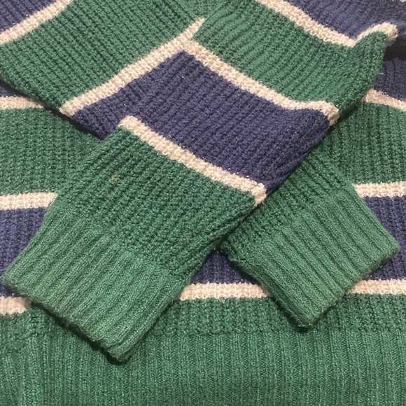 American Eagle Sweater - Picture 4 of 4